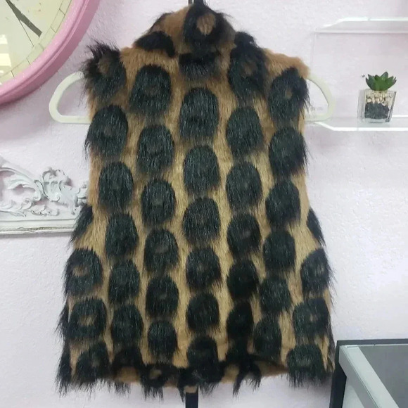 Jamie Sadock Faux Fur Vest - Picture 2 of 9